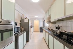 Blk 221 Bukit Batok East Avenue 3 (Bukit Batok), HDB Executive #529229541